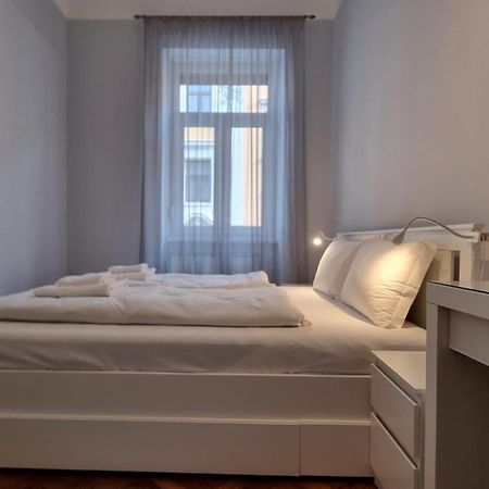 Light Blue Apartment ตรีเอสเต ภายนอก รูปภาพ