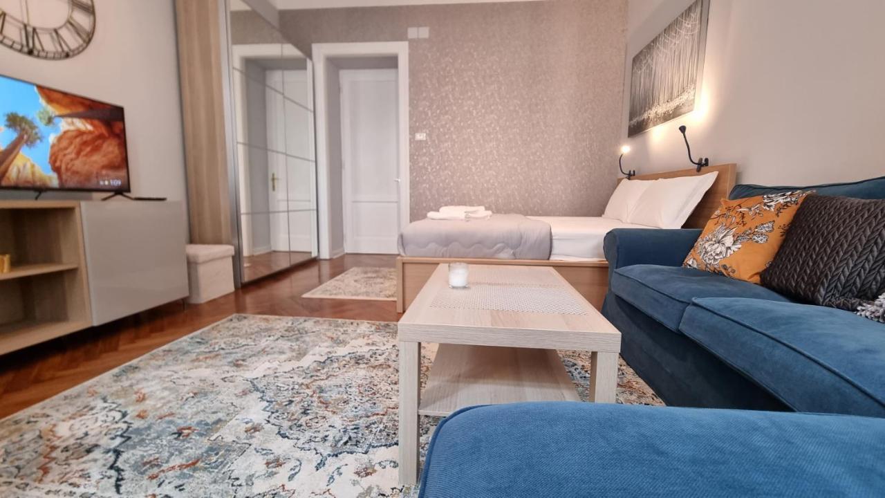 Light Blue Apartment ตรีเอสเต ภายนอก รูปภาพ